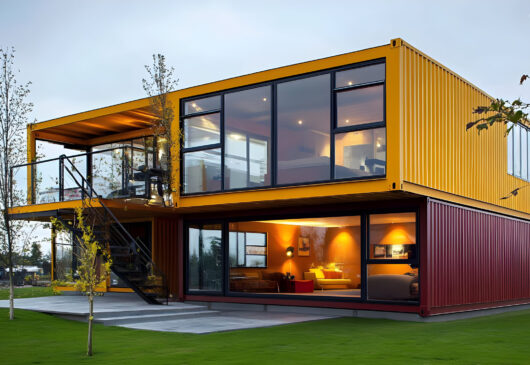 Photo Modern Shipping Container Home Architecture Design House Building Residential Structure Contemporary Prefab Modular Eco-Friendly Sustainable Living Green Grass Lawn Yard Landscape